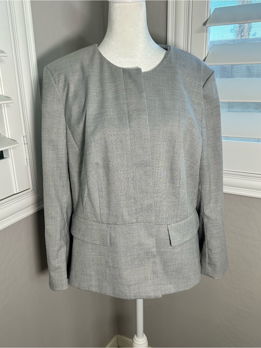 Ann Taylor Light Gray Collarless Women's Blazer